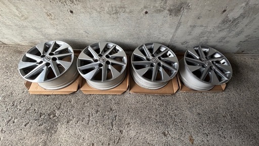 20系ヴェルファイアハイブリッド純正アルミ