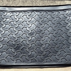 中古美品　ジムニーJB64ラゲッジマットの画像