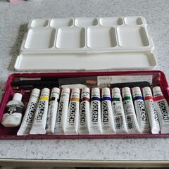 絵具　パレット　筆　の画像