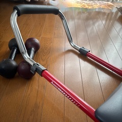 コンパクト腹筋マシン　鉄アレイ　4Kg×２個の画像