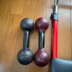 コンパクト腹筋マシン　鉄アレイ　4Kg×２個の画像