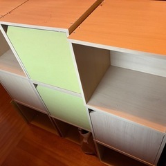 お話し中【木目調６個】のサイコロ型カラーボックスの画像