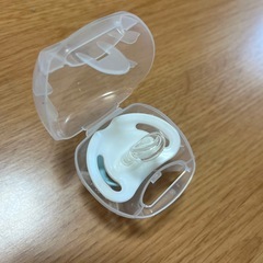 NUK おしゃぶり(消毒ケース付き)　0〜6ヶ月用の画像