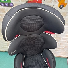 コンビ　combi ジュニアシート ブースターシート ムーヴフィットジュニア ブラック 3才からご利用いただけます 付属品は写真通り  使用に伴う細かな傷汚れなどがございます 中古品にご理解のある方をお待ちしております 神経質な方はお控えください。の画像