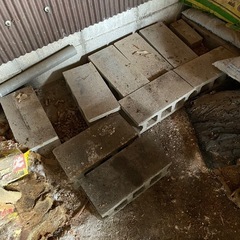 取引中　使用済みブロックたくさんの画像