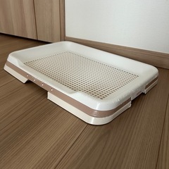リッチェル お掃除簡単ステップトレー レギュラー(メッシュ付) アイボリー レギュラーの画像