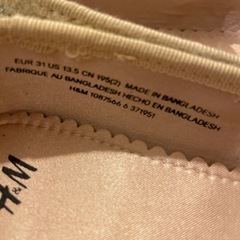 19,5センチ　H&M キッズ　リボン付きゴールドフラットシューズの画像