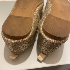 19,5センチ　H&M キッズ　リボン付きゴールドフラットシューズの画像
