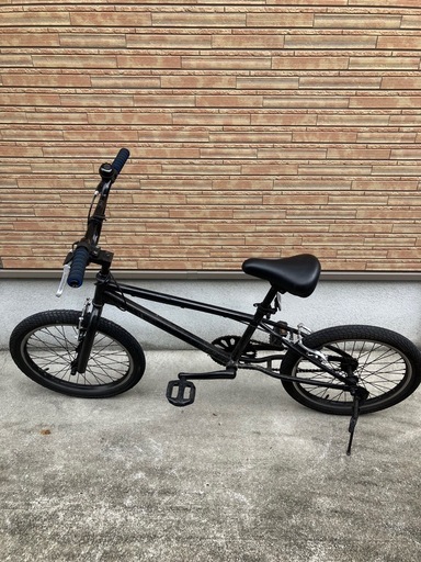 週末限定で値引きして10000円で。さらに値引きして9000円になりました。bmx