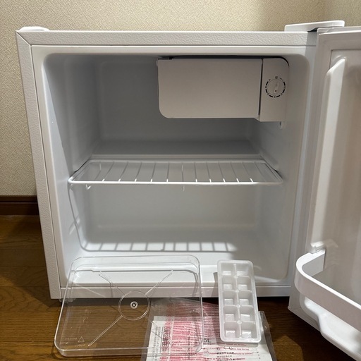 小型ノンフロン冷蔵庫 YAMADASELECT 2023年製 46L 右開き　冷凍付き