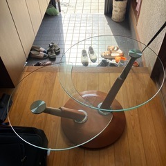 ガラステーブルの画像