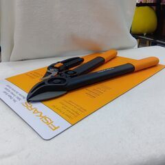 海外・日本製品のサルベージ品　FISKARS　太枝切はさみと剪定はさみセットの画像
