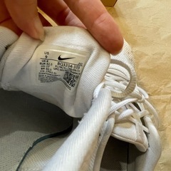 取引先決定27.0ホワイトスニーカーの画像