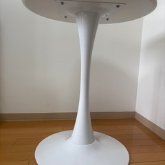 白　カフェテーブル　ダイニングテーブル　60センチの画像