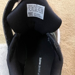 adidas 子供靴 22.5 迷彩柄の画像
