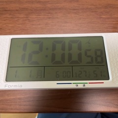 温湿度計付き電波時計の画像