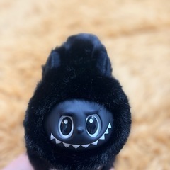 ラブブ 耳あて  LABUBU の画像