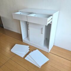 未使用訳あり 引戸式カウンター下収納キャビネット 幅80 ハイグロスホワイト 背面化粧仕上げ キッチン収納 引き戸 食器収納 食器棚 ラックの画像