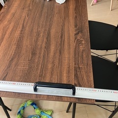 ダイニングテーブルセット➕椅子2脚
の画像