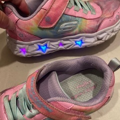スケッチャーズ　光る靴の画像