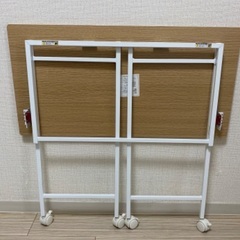 ☆取引中☆折り畳み可能テーブル　無料譲りの画像
