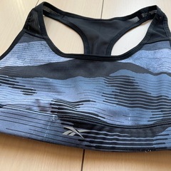 Reebok リーボック スポーツブラ Lですがとても小さめの画像