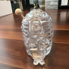 ガラス製プーさんハニーポット木製スティック付きの画像