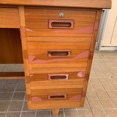 【ジモティー割引で最大15％OFF⭐️】 木製 学習机の画像