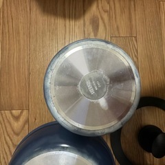 フライパンと鍋の画像