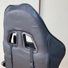 ゲーミングチェア・黒・青・水色の画像