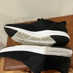 PUMAプーマ　スニーカー　スリップオン　24.5美品 の画像