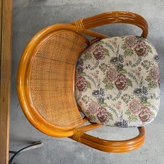 ラタン椅子　中古品　の画像