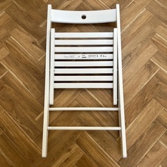IKEA 折りたたみ椅子の画像