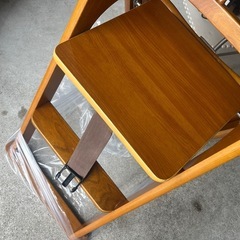 ハピネス 木製ベビーチェア ハイチェア 折りたたみ式 ダイニング用　テーブル付き 保護バンド 中古品 ①の画像