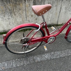 【お取引中】自転車　26インチ　 ママチャリ　６段変速　ライト、カギ付き　ノーパンクタイヤ　レッドの画像