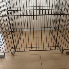 お話し中　
ストーブ　ヒーター　柵の画像