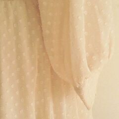 ベージュのロング丈ワンピース（M)の画像