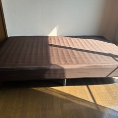 ニトリ セミダブルベッド の画像