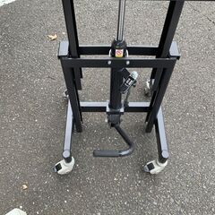 【エコツール豊田インター店】TRUSCO/トラスコ 昇降スタンド油圧式チルト付 SHSHN-200-45C【愛知県/豊田市/工具】の画像
