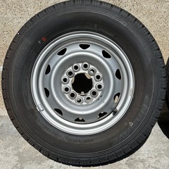 【軽バン・軽トラック用 2023年製 バリ山 DUNLOP ENASAVE VAN01 145R12  LT + マルチピッチの汎用品ホイール付き 4本セット 】ハブ径がかなり大きいので三菱車やスバル車でも余裕で装着出来ます。の画像