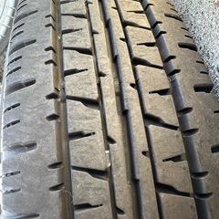 【軽バン・軽トラック用 2023年製 バリ山 DUNLOP ENASAVE VAN01 145R12  LT + マルチピッチの汎用品ホイール付き 4本セット 】ハブ径がかなり大きいので三菱車やスバル車でも余裕で装着出来ます。の画像
