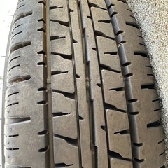 【軽バン・軽トラック用 2023年製 バリ山 DUNLOP ENASAVE VAN01 145R12  LT + マルチピッチの汎用品ホイール付き 4本セット 】ハブ径がかなり大きいので三菱車やスバル車でも余裕で装着出来ます。の画像