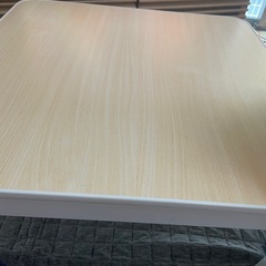 こたつテーブルの画像