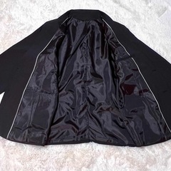 黒のテーラードジャケット(XL) 未使用に近い
の画像