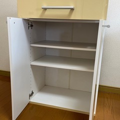 収納棚の画像