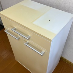 収納棚の画像