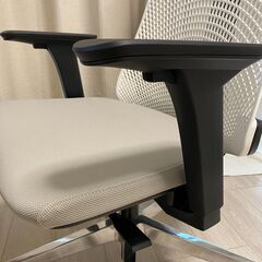 イトーキ サリダ YL9 ホワイト オフィスチェアの画像