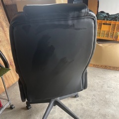 オフィスチェア　合皮イスの画像