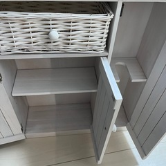 トイレ収納棚の画像