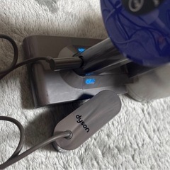 ダイソン　dyson V8 fluffy＋ 掃除機 スティック クリーナーの画像
